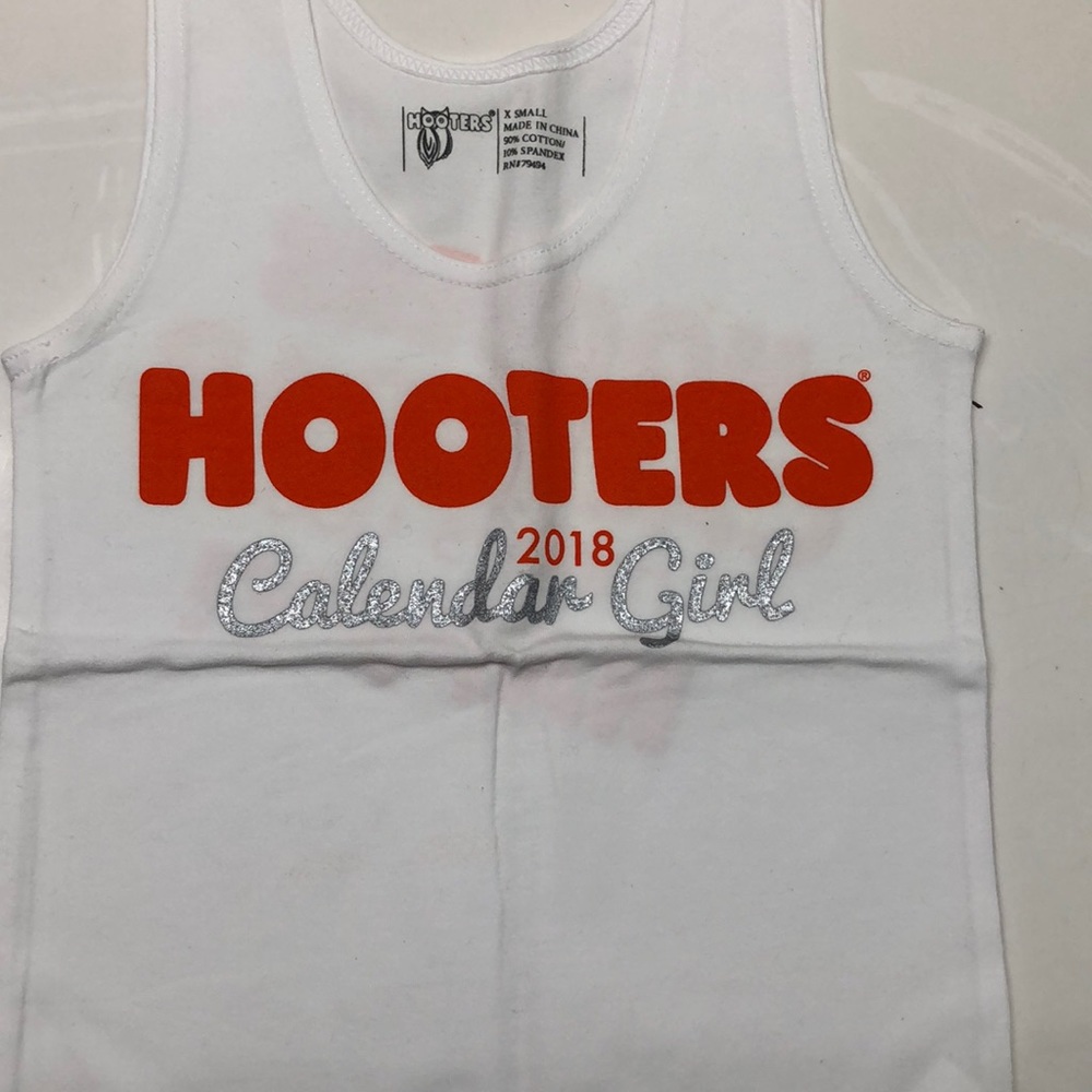 Hooters Calendar Tank Top XS
